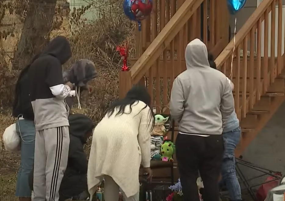 (FOTO/VIDEO) ŠESTOGODIŠNJEM SINU ODRUBILA GLAVU U KADI Majka monstrum: Pjevala dok su je hapsili