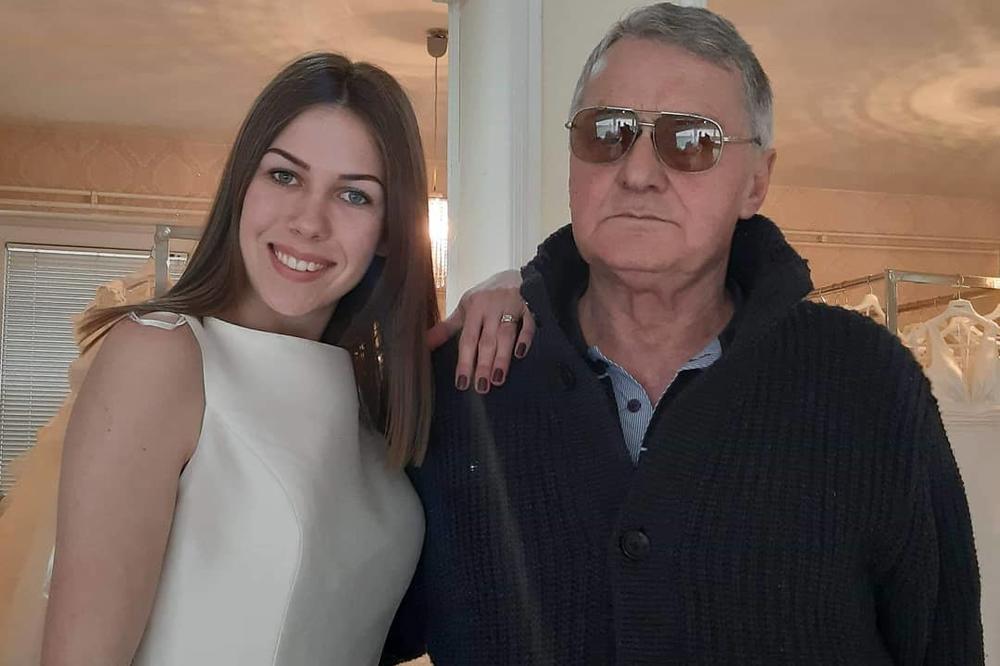 MILIJANA VARALA 53 GODINE STARIJEG MILOJKA NA NJEGOVE OČI: Ona radi kao kondukter, a on se hvali da ga muvaju djevojke od 24 godine