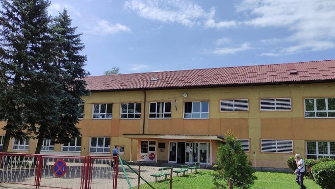 PRIJETI IM ISKLJUČENJE Nastavničko vijeće će donijeti odluku o mjerama za učenice koje su se tukle u Tehnološkoj školi u Banjaluci