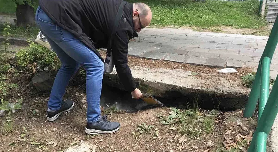 NAJEZDA ZMIJA U BH. GRADU Nema reakcije nadležnih uprkos molbi