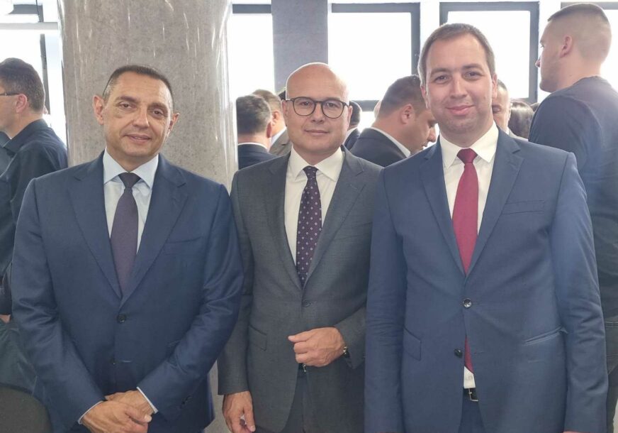 SELAK UPUTIO ČESTITKU VUČEVIĆU Lider SPS-a poručio: Pred srpskim narodom su veliki izazovi koje ćemo prevazići zajedništvom Srpske i Srbije
