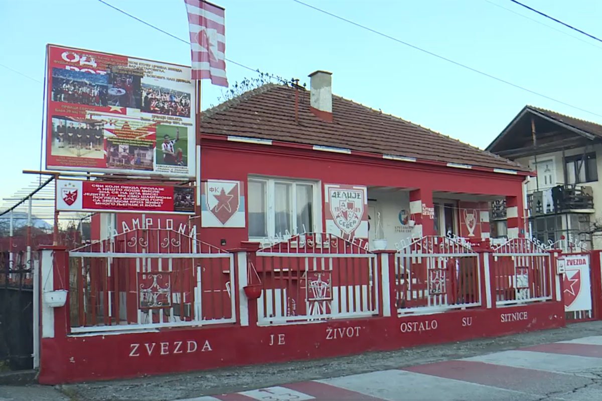 (VIDEO) VATRENI FAN CRVENO-BIJELIH Rade od porodične kuće napravio muzej Crvene zvezde