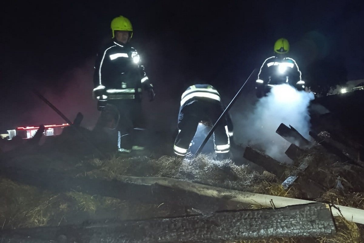 TRI VOZILA BILA NA TERENU Gorjela štala u banjalučkom naselju Dragočaj