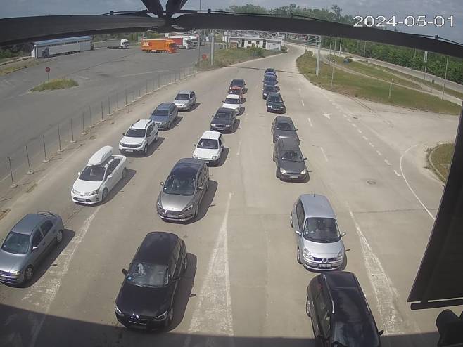 KOLONE NA PRELAZIMA NISU DUGE Čeka se najviše 15 minuta
