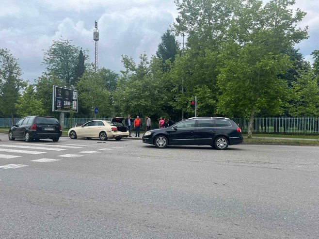 NOVI UDES U BANJALUCI Sudar napravio saobraćajni kolaps
