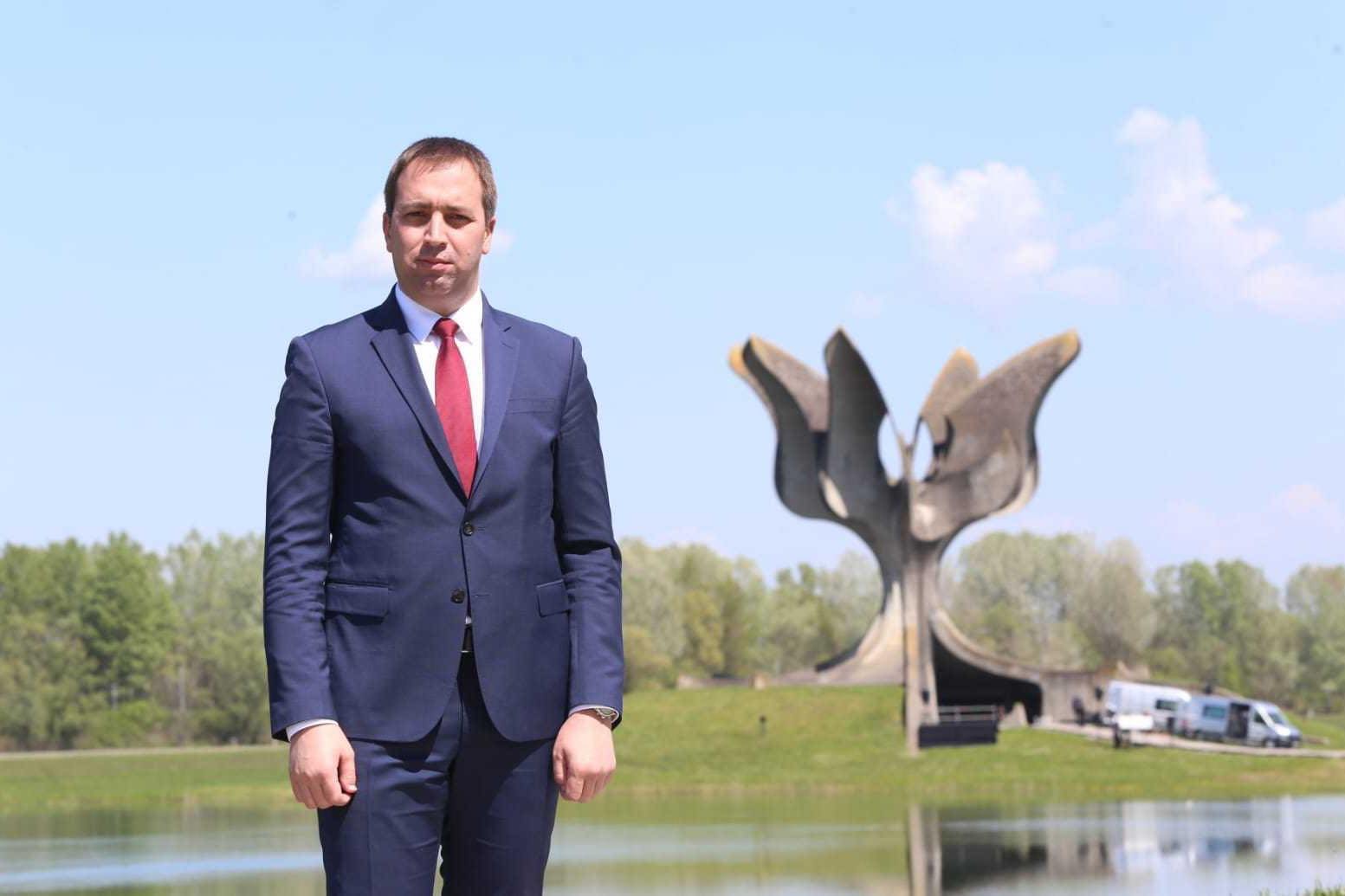 "SIMBOL STRADANJA SRBA" Selak: Jasenovac naša vječna opomena