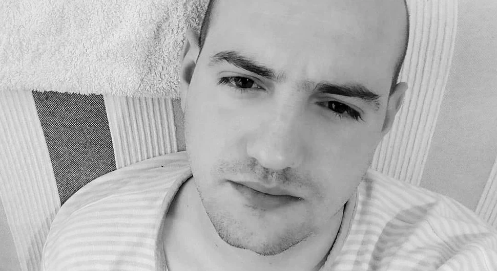 NOVI GRAD ZAVIJEN U CRNO Prijatelji se opraštaju od Kristijana (35) koji je poginuo kod Laktaša