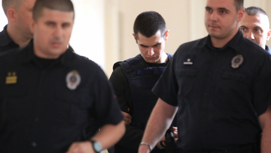 JEZIVO SVJEDOČENJE BIVŠE DJEVOJKE MASOVNOG UBICE IZ MLADENOVCA Primoravao je na intimne odnose, ispod jastuka držao pištolj