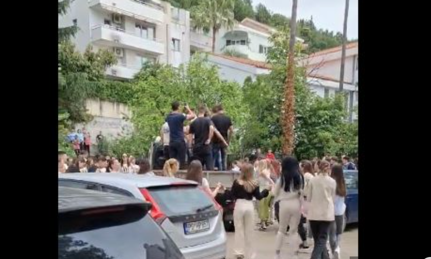 (VIDEO) MORE KOMENTARA ZGROŽENIH CRNOGORACA Maturanti u Herceg Novom vesele se uz pjesmu Baje Malog Knindže