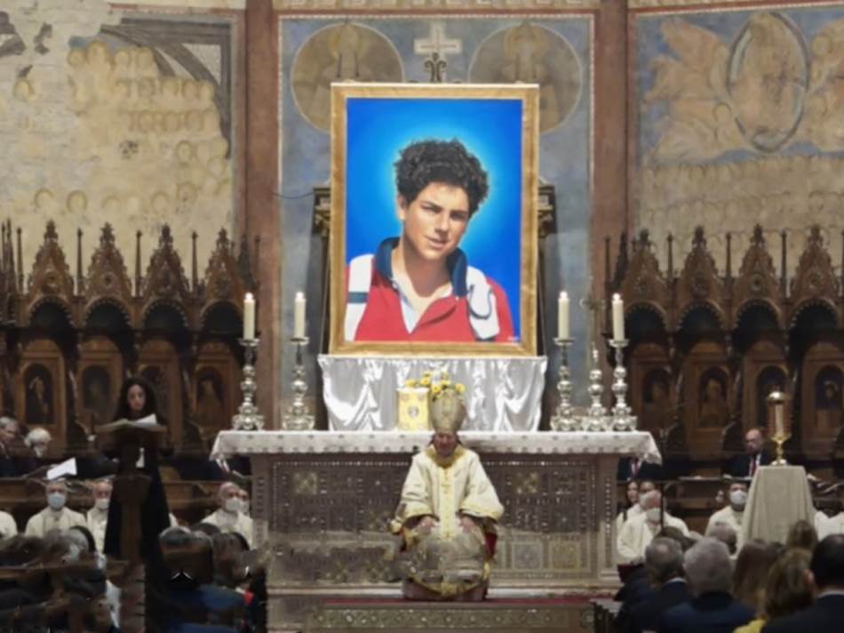 (VIDEO) "BOŽIJI INFLUENSER" (15) POSTAJE SVETAC Prvi put u istoriji papa je proglasio milenijalca čudotvorcem