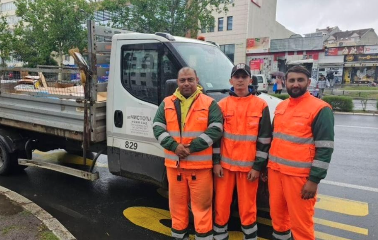 (FOTO) TRI HEROJA IZ "GRADSKE ČISTOĆE" Spasili život čovjeku koji je htio skočiti s mosta: Priča o ljudskosti, dobroti i požrtvovanosti