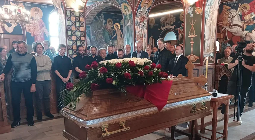 NA VJEČNI POČINAK GA ISPRATIO VELIKI BROJ LJUDI: SAHRANJEN POP ŽUĆO Počivaće u porti Hrama Svetog velikomučenika Georgija