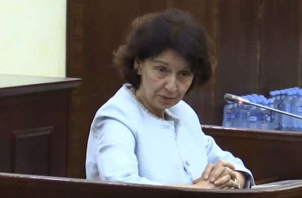 MAKEDONCI NISU IMALI DILEMU Siljanovska osvojila preko 65 odsto glasova