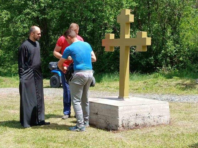MJESTO OKUPLJANJA I NADE ZA POVRATAK Na Molitvištu ponovo postavljen krst, nakon što su prethodna tri oskrnavljena