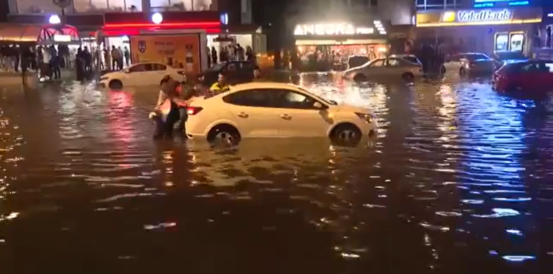 (VIDEO) POPLAVE NAPRAVILE JEZIV HAOS Apokaliptične scene iz Turske