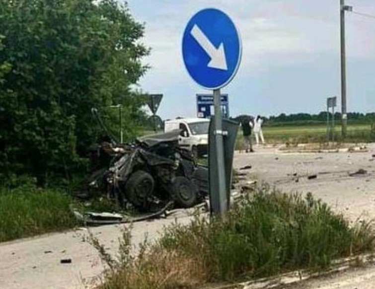DETALJI JEZIVE SAOBRAĆAJKE Mladić (19) se zakucao u betonski krst, poginuo na licu mjesta: Komšije sumnjaju u jedno