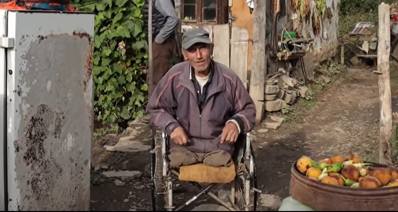 (VIDEO) NEVJEROVATNA PRIČA SA STARE PLANINE Djed Andra nema noge ali siječe drva, radi u polju, vozi kvad