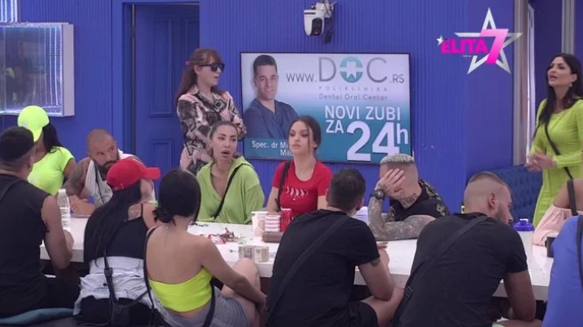 (VIDEO) OSTAVILA SI GLADNU BAKU KOD KUĆE! Jelena osula rafal uvreda po Sneži Kušadasi, pa poistovijetila Maju sa samom sobom: Uvijek nam zamjeraju naše loše postupke!