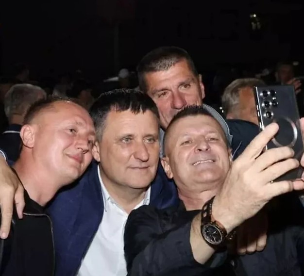 (VIDEO) "I BEZ ŽUČI I SLIJEPOG CRIJEVA, DOŠ'O GOCI ĐAJIĆU DA PJEVA" Krajiški bend posvetio numeru banjalučkom doktoru: Poseban razlog se krije u pozadini
