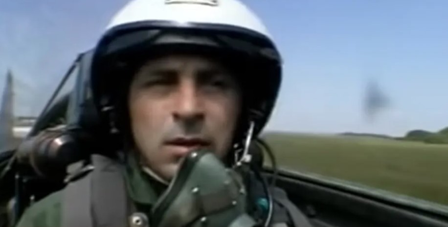 "MAJKU VAM DJEČIJU, NEĆETE VI DA GINETE, JA ĆU!" Dan sjećanja na heroja Milenka Pavlovića: Poginuo braneći nebo iznad Valjeva