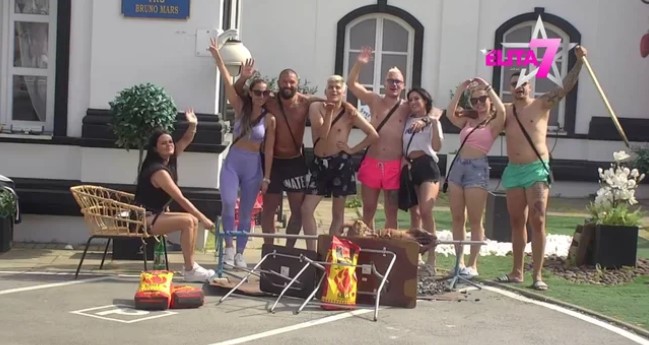 (VIDEO) FEŠTA U ŠIMANOVCIMA! Prase se vrti na ražnju, a vrte se i kukovi uz hitove: Ovo je atmosfera za Prvi maj u "Eliti"!