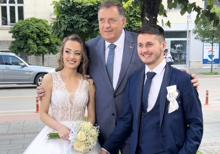 (VIDEO) NISU KRILI ZADOVOLJSTVO Dodik se u centru Banjaluke fotografisao sa mladencima i poželio im srećan brak