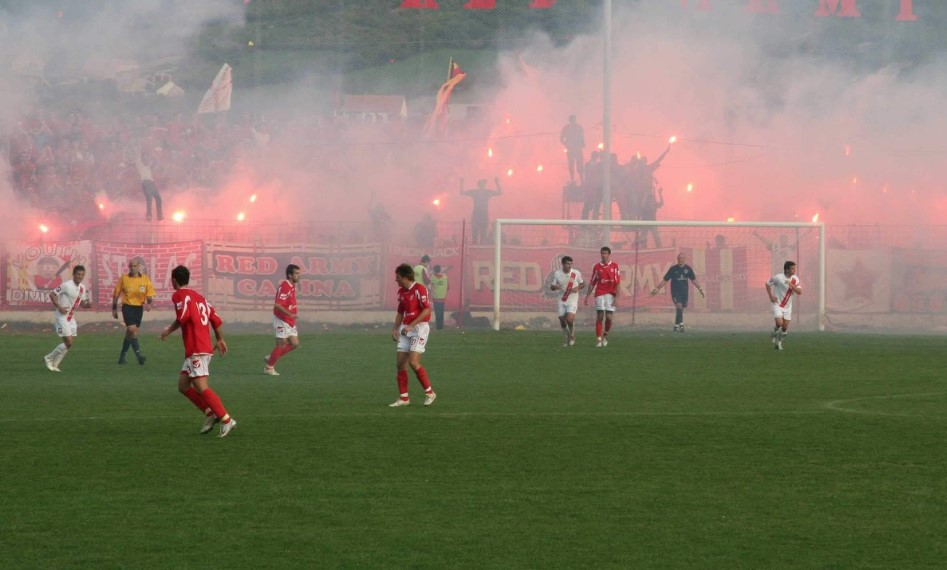 (FOTO/VIDEO) SITUACIJA SE OTELA KONTROLI Stadion Veleža iz drona uništen kiselinom