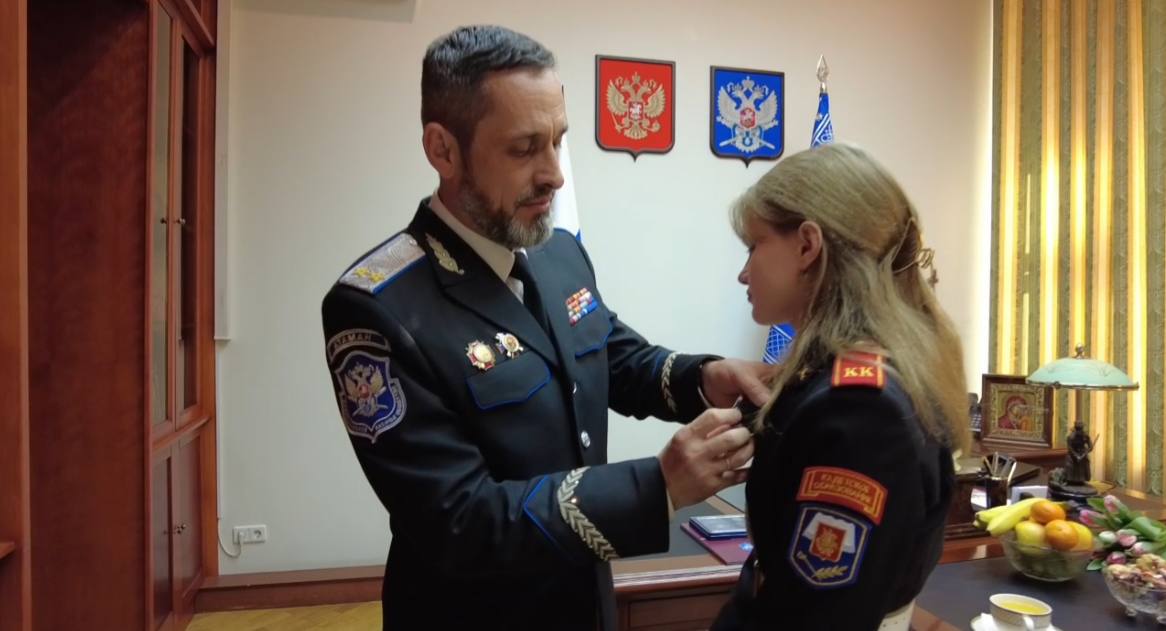 (FOTO) MEDALJA KOZAČKE VOJSKE ZA HRABRU DJEVOJČICU! Aleksandra (15) za ALOonline o terorističkom napadu u Moskvi i kako je spasila mnoge živote: Otvorila sam vrata i rekla ljudima da izađu