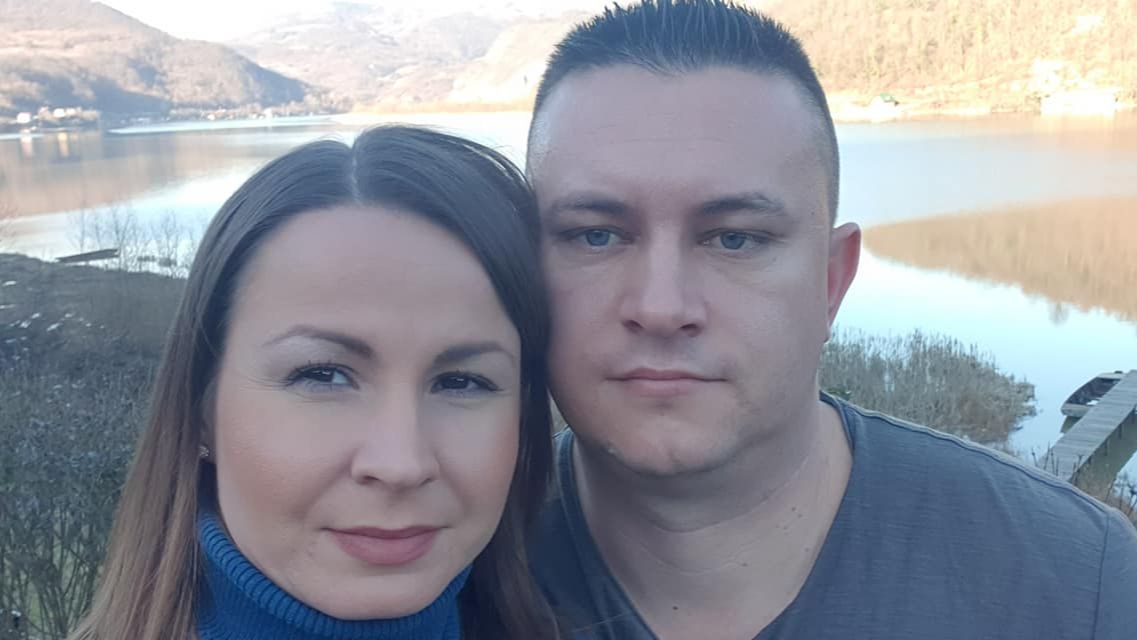 NOVI STRAVIČNI DETALJI TRAGEDIJE U TUZLI Mujaga tukao Amelu sjekirom, imala više povreda na vratu, glavi i licu