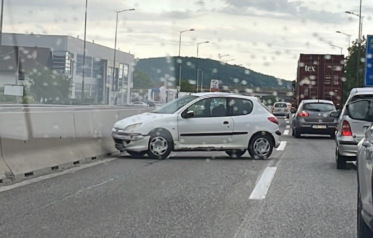 NEVRIJEME NAPRAVILO HAOS Tri udesa za nekoliko minuta u Banjaluci