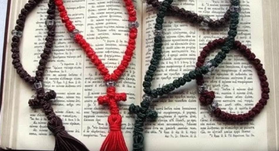"NIJE VAŽNO NA KOJOJ RUCI SE NOSI" Sveštenik otkrio zašto brojanica ima 33 kuglice i koja je njena simbolika