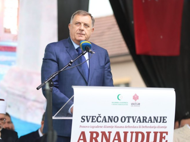 "RUŠENJE JE BILO GREŠKA" Dodik se obratio na otvaranju džamije Arnaudije