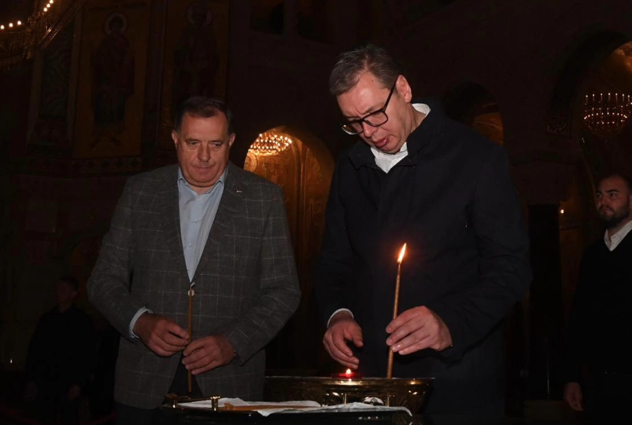 (FOTO) MOLITVA PRED REZOLUCIJU U SREBRENICI Dodik i Vučić u Hramu Svetog Save