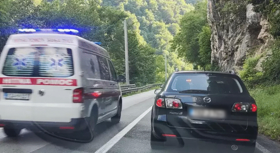DETALJI SAOBRAĆAJNE NESREĆE KOD BANJALUKE U teškom udesu poginuo muškarac, poznat identitet
