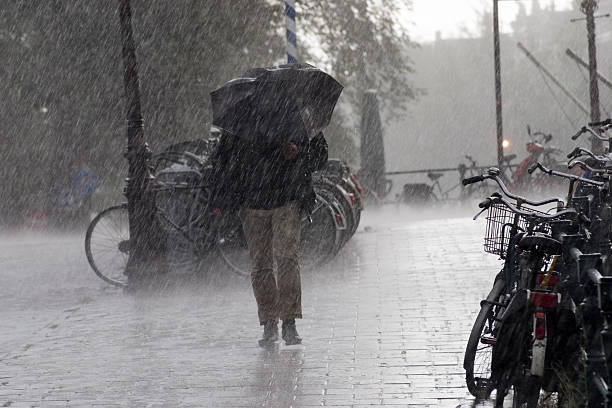(FOTO/VIDEO) NEVRIJEME STIGLO U REGION Haos u Hrvatskoj i Sloveniji: Vozači prijavljuju štetu na vozilima