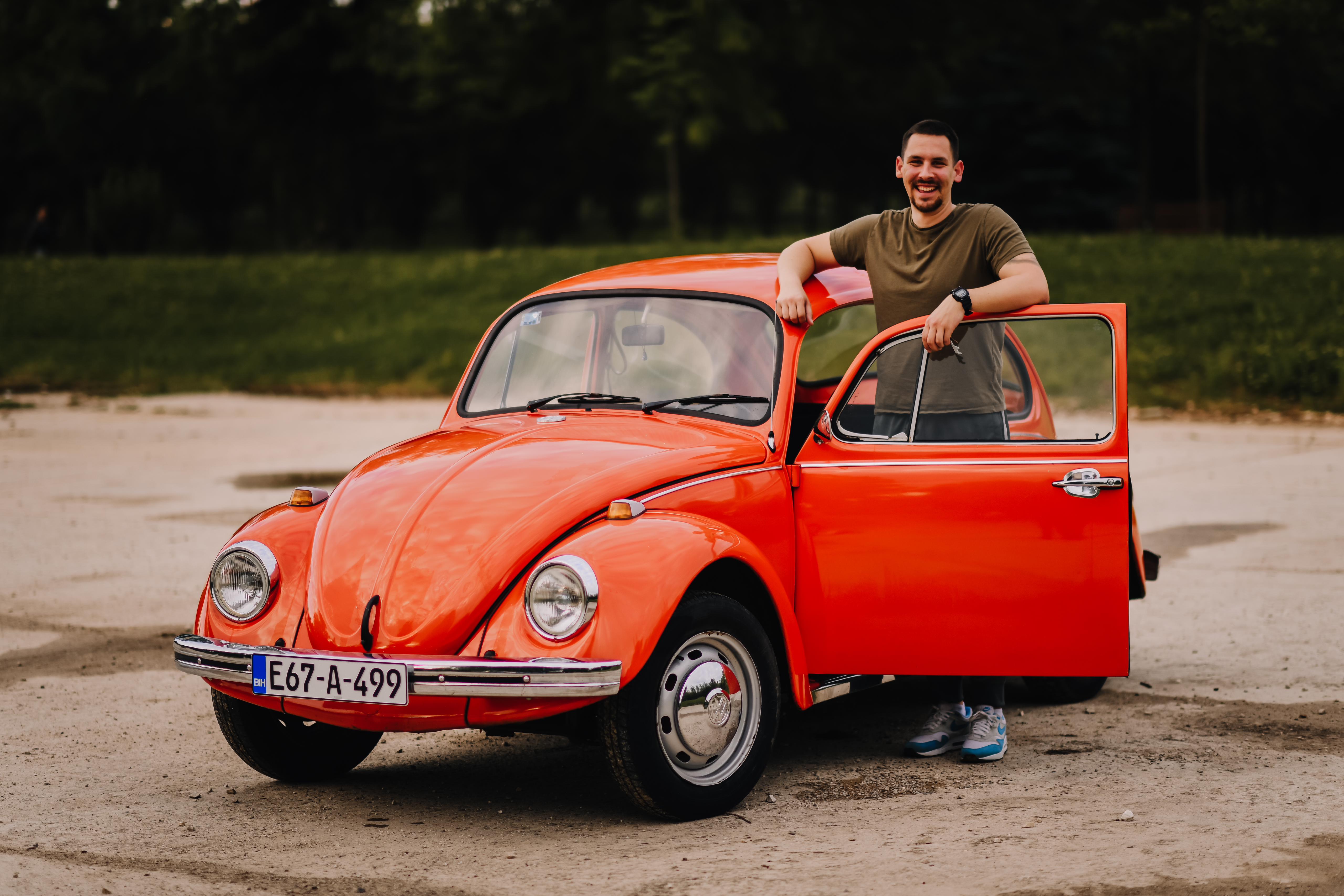 (FOTO) ŽIVOTNA PRIČA FOLCIKE IZ DRVARA Šarmantna „buba“ decenijama blago porodice Miljević: Osmislili nevjerovatnu ideju, ali im je djed zamalo poremetio planove - Stigli smo te ljude i otkupili auto...