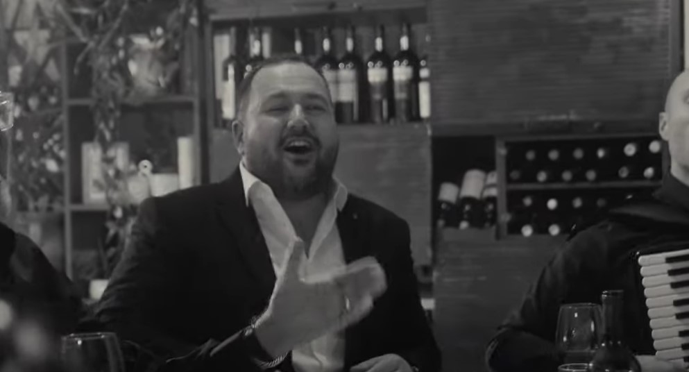 (VIDEO) PRIJEDORČANIN POKORIO NJEMAČKU Mišo Banjac objavio prvi singl: Pjesma koja nosi buru emocija i sjećanja