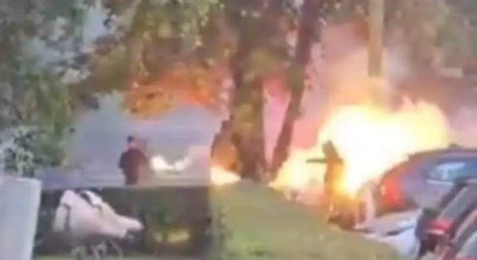 (VIDEO) NAVIJAČKI SUKOB U SARAJEVU Baklje letjele na sve strane