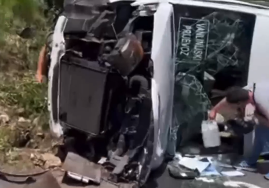 DETALJI STRAVIČNE NESREĆE NA MAGISTRALI Povrijeđeni turski državljani, jedna osoba ima teže povrede