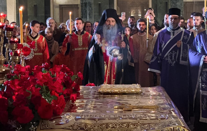 "ZAGRLIMO JEDNI DRUGE" Patrijarh Porfirije: I onima koji nas mrze recimo "Hristos Vaskrse"