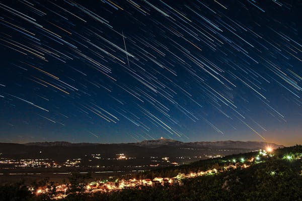 OČEKUJU NAS PRELIJEPI PRIZORI Kiša meteora najjača u ovom vijeku desiće se na Đurđevdan