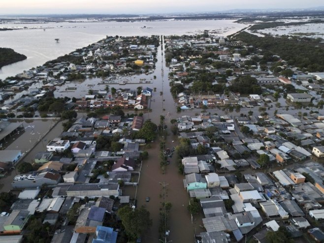 VELIKE POPLAVE U BRAZILU Više od 300.000 ljudi napustilo domove