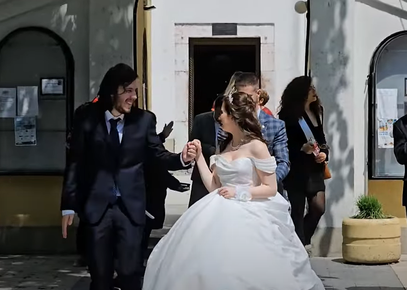 (VIDEO) "DOK SE PARIZ NE ISTOPI U SENI" Video postao viralan: Omiljeni učesnik "Slagalice" rekao sudbonosno "da"
