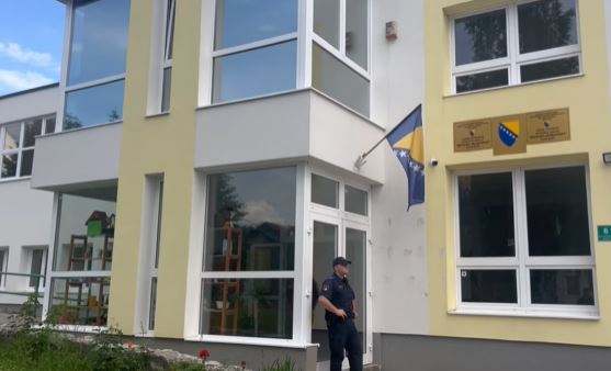 (VIDEO) DETALJI DRAME U OSNOVNOJ ŠKOLI U SARAJEVU Učenika izbo vršnjak, zadobio teške tjelesne povrede