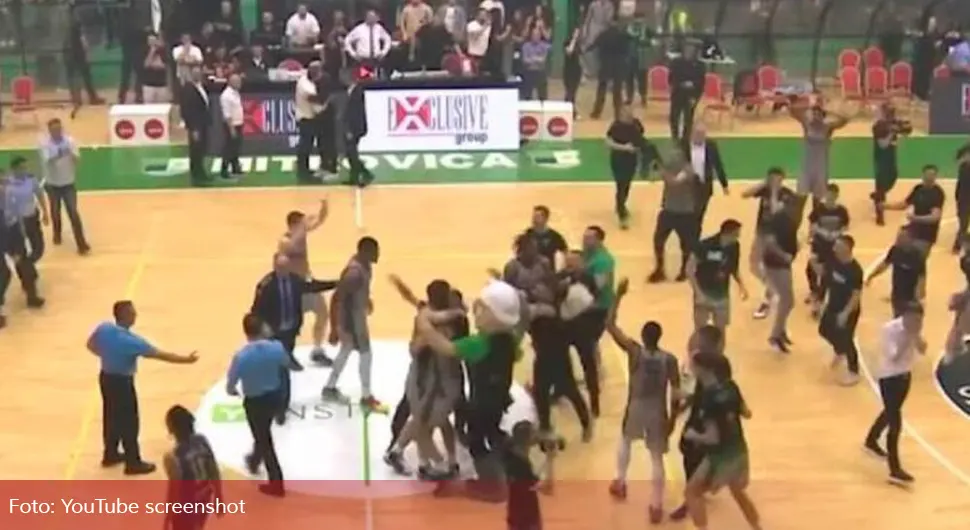 U JUŽNOM DIJELU KOSOVSKE MITROVICE Dvije osobe izbodene u toaletu nakon finalne utakmice