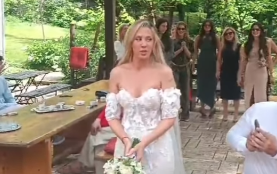 (VIDEO) POJAVIO SE SNIMAK SA TAJNOG VJENČANJA Uzavrela atmosfera na slavlju Sergeja Trifunovića i 23 godine mleđe Isidore