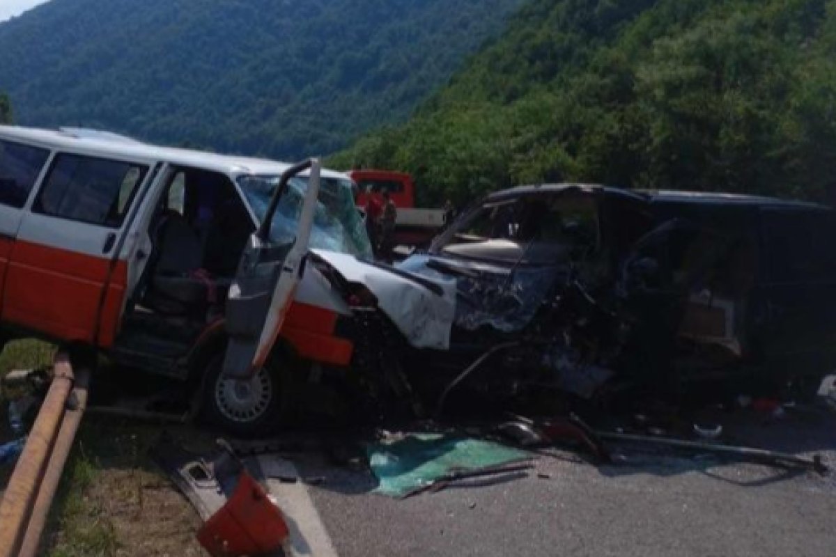 STRAVIČNE SLIKE SA LICA MJESTA U udesu kod Zenice povrijeđeno pet osoba