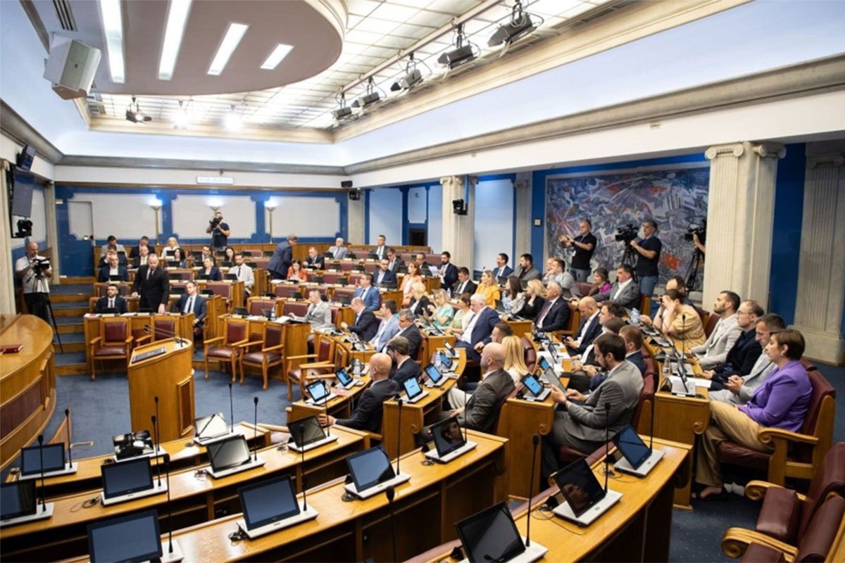 MANDIĆ POSLAO JAKU PORUKU Skupština Crne Gore usvojila rezoluciju o genocidu u Jasenovcu