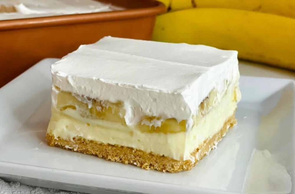 NAJBRŽA VOĆNA TORTA BEZ UKLJUČIVANJA RERNE Obožavana ''Lejdi Di'' poslastica je sve što vam treba ovog ljeta