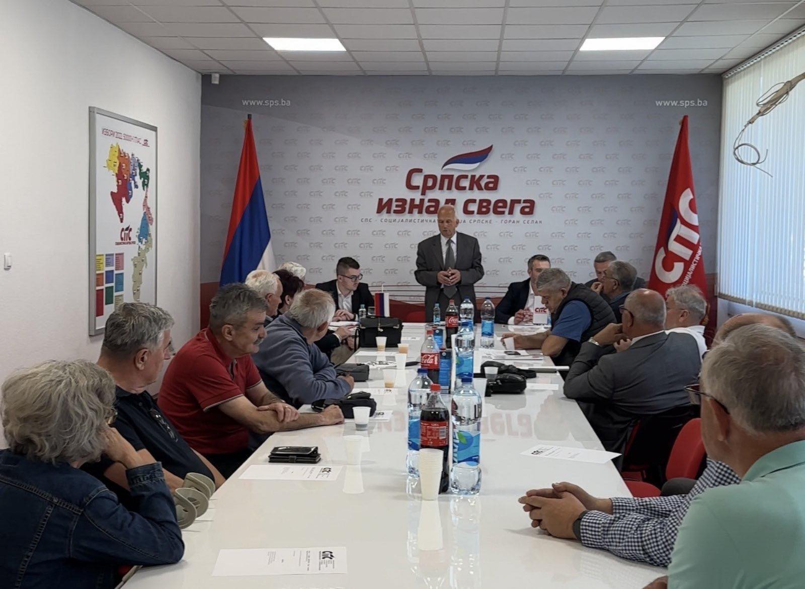 SPS UPUTIO APEL Penzioneri da čuvaju svoje podatke prilikom preuzimanja kartica za prevoz